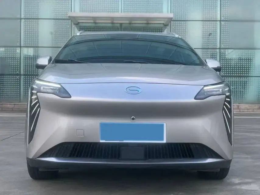 2023 AION Y thumbnail 3