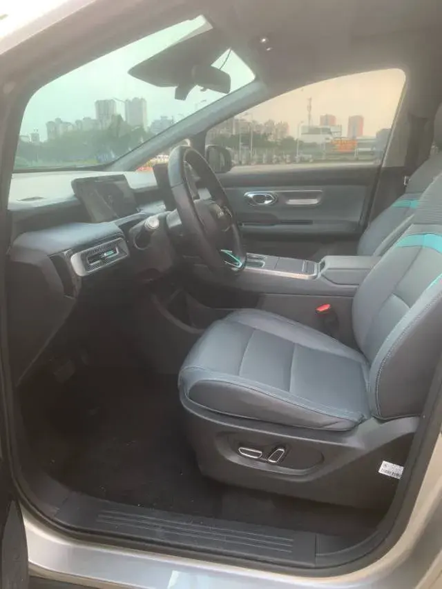 2023 AION Y thumbnail 4