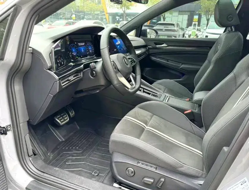 2021 VOLKSWAGEN GOLF thumbnail 2