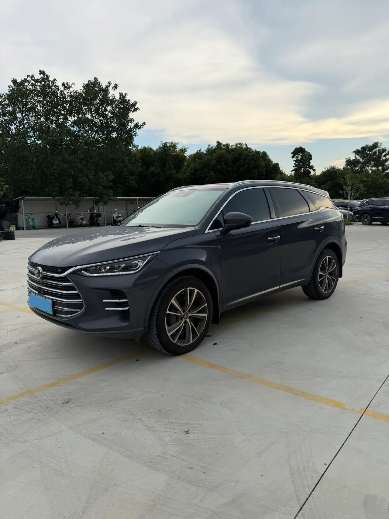2019 BYD TANG view 1