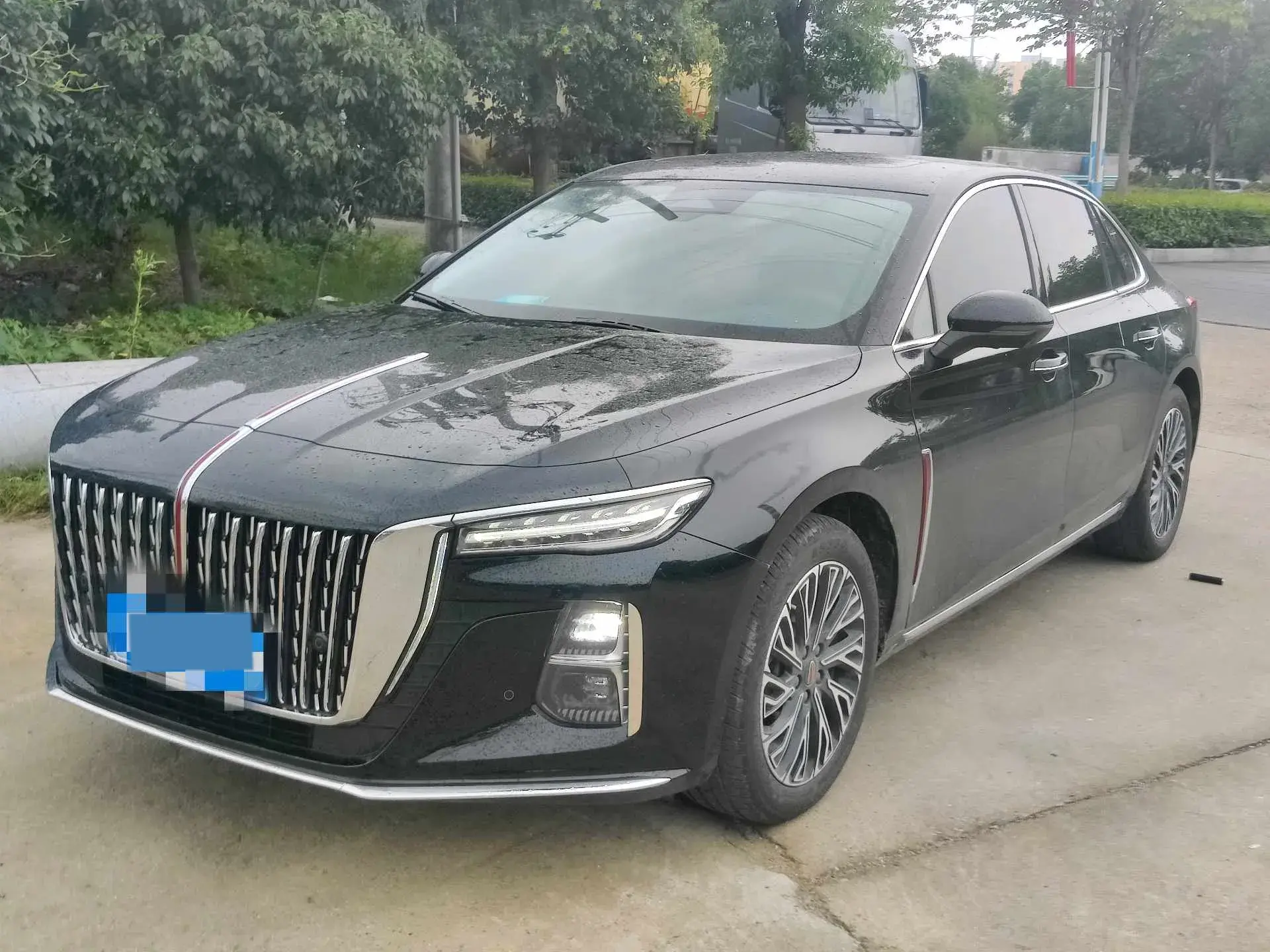 2025 HONGQI H5 view 1