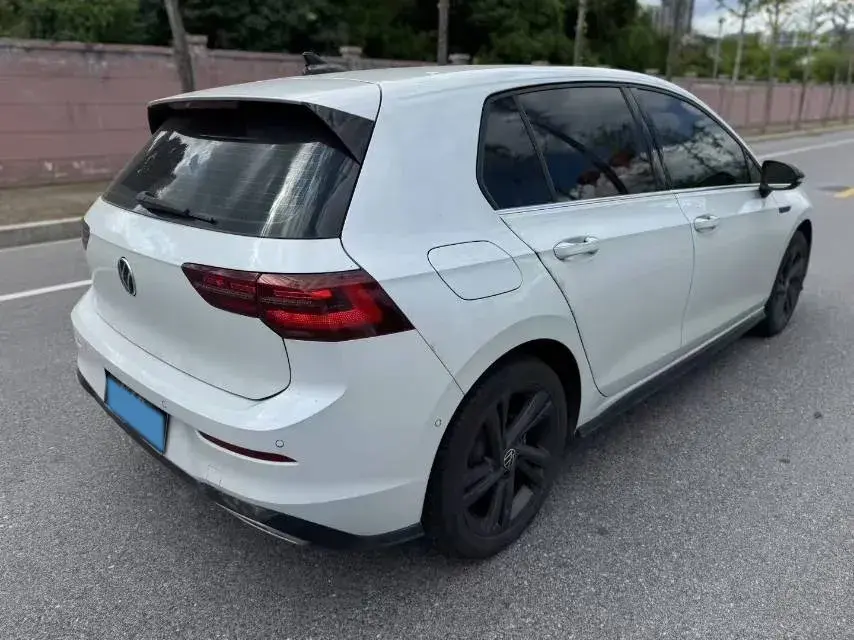 2021 VOLKSWAGEN GOLF thumbnail 2