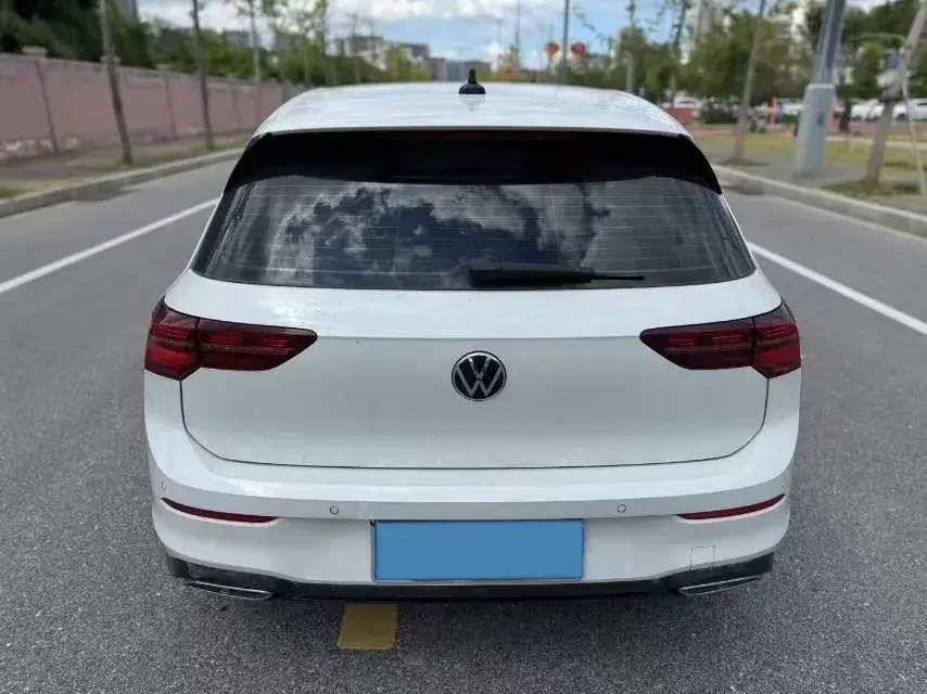 2021 VOLKSWAGEN GOLF thumbnail 4