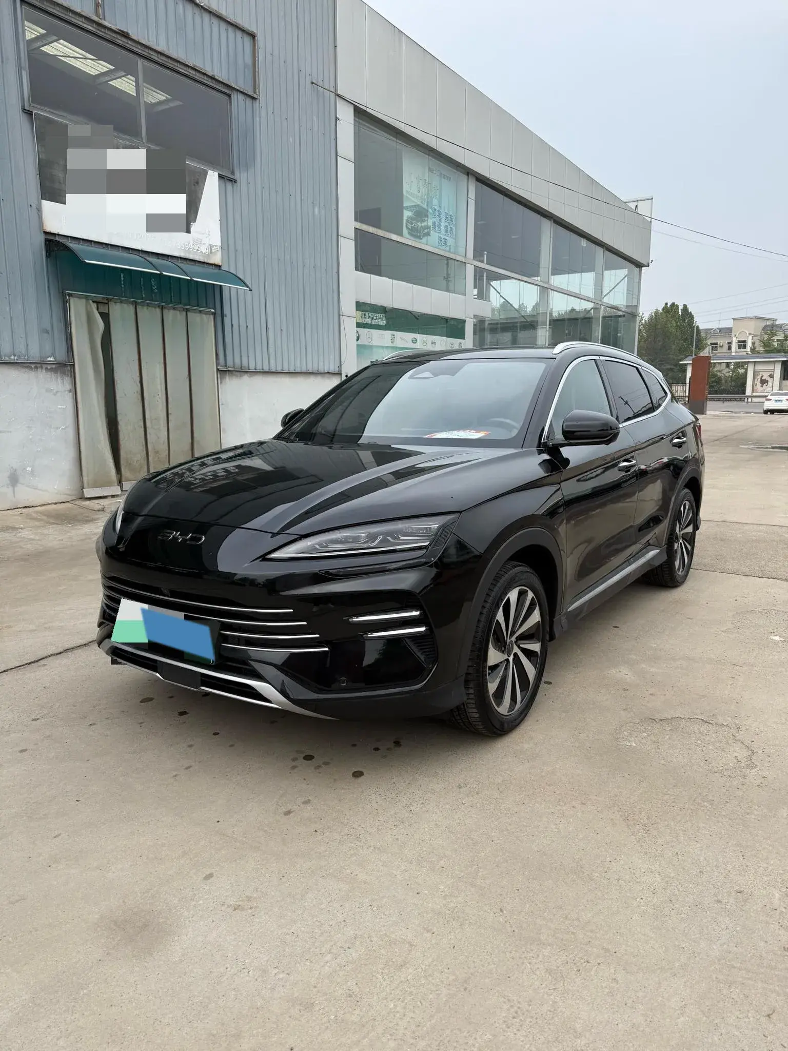 2023 BYD SONG view 1