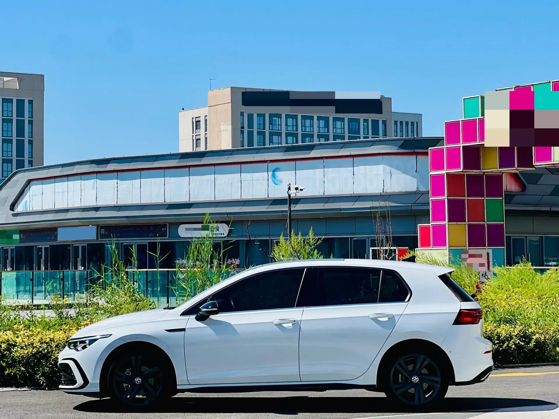 2021 VOLKSWAGEN GOLF thumbnail 3