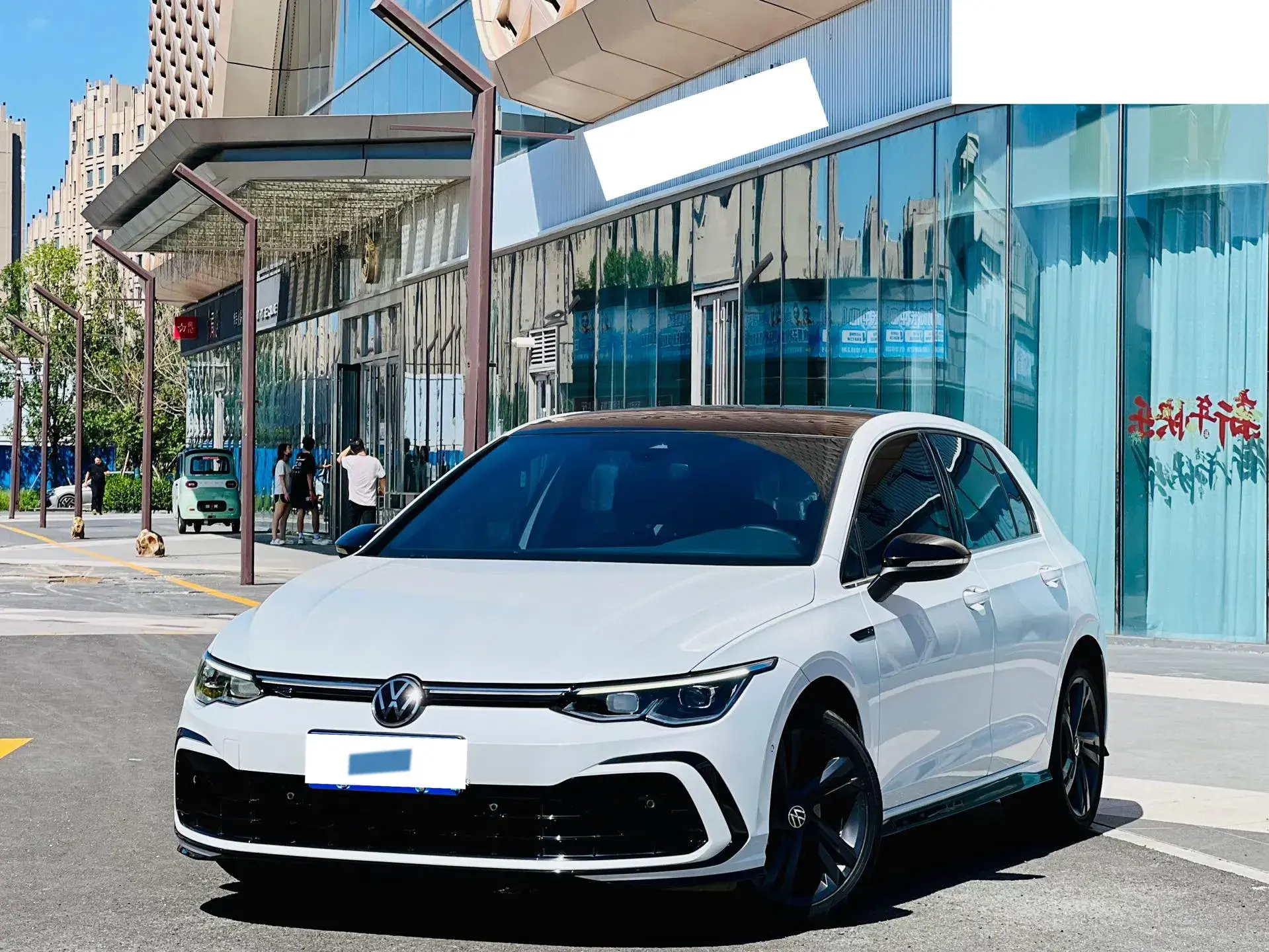 2021 VOLKSWAGEN GOLF view 1