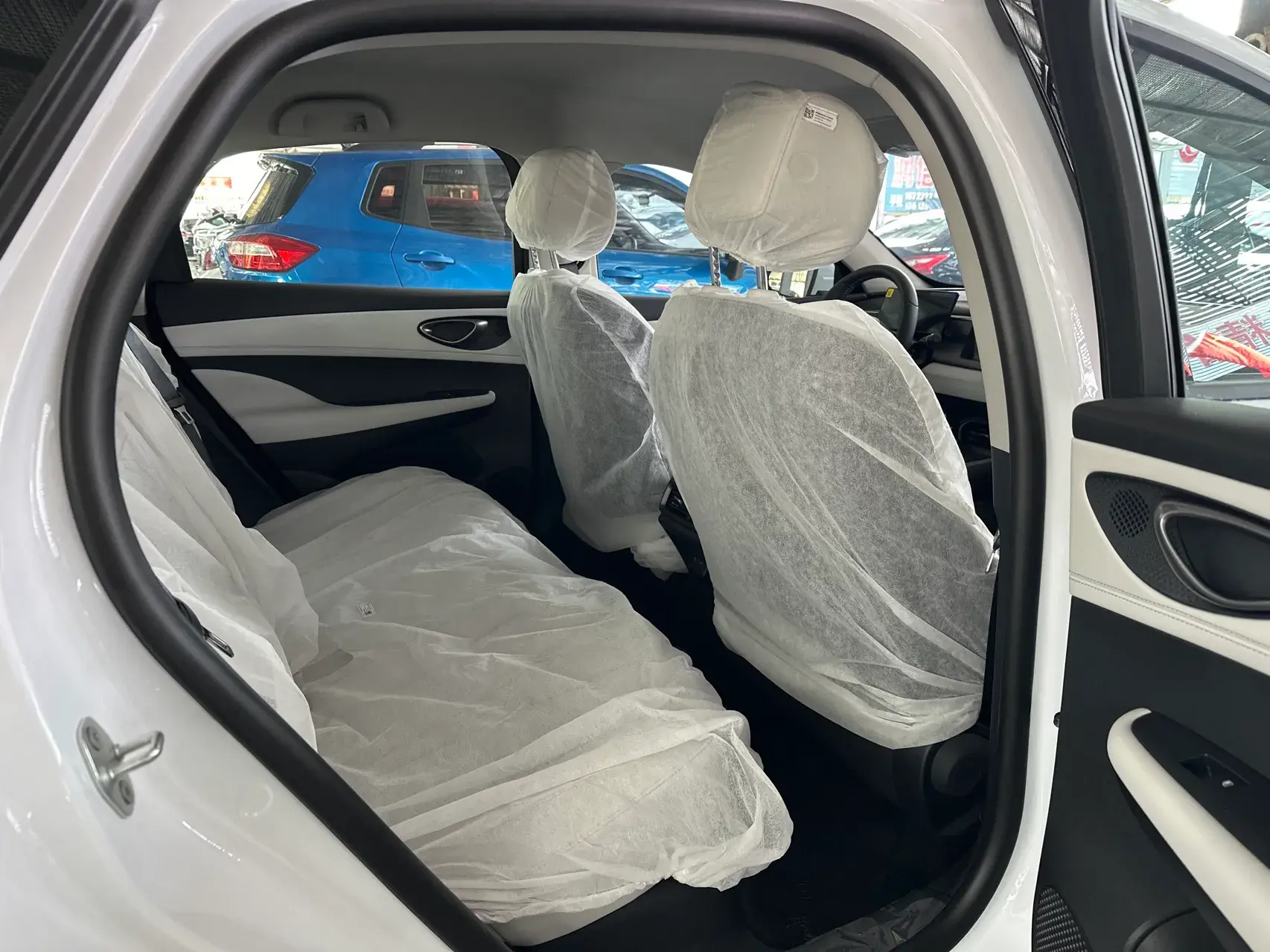 2025 BYD SEAL05 thumbnail 4