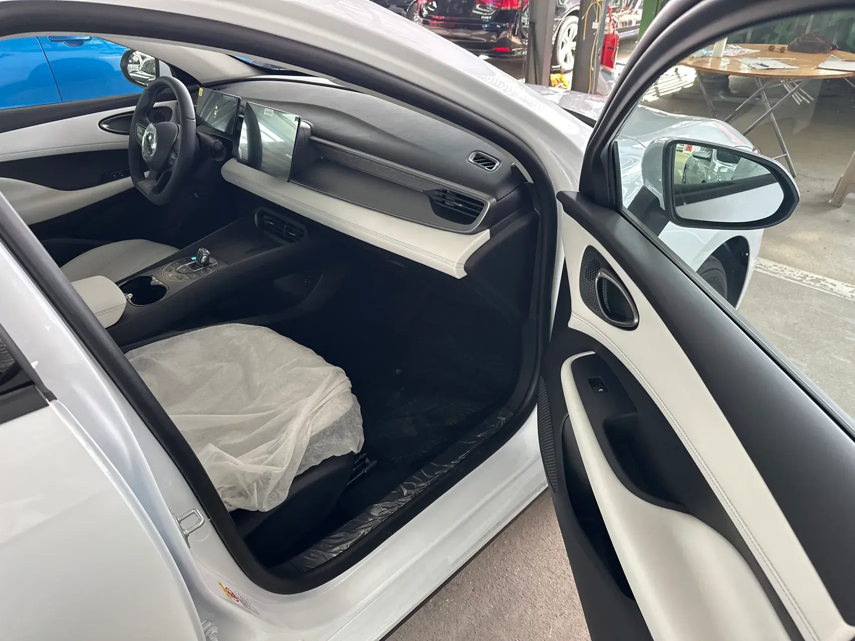 2025 BYD SEAL05 thumbnail 3