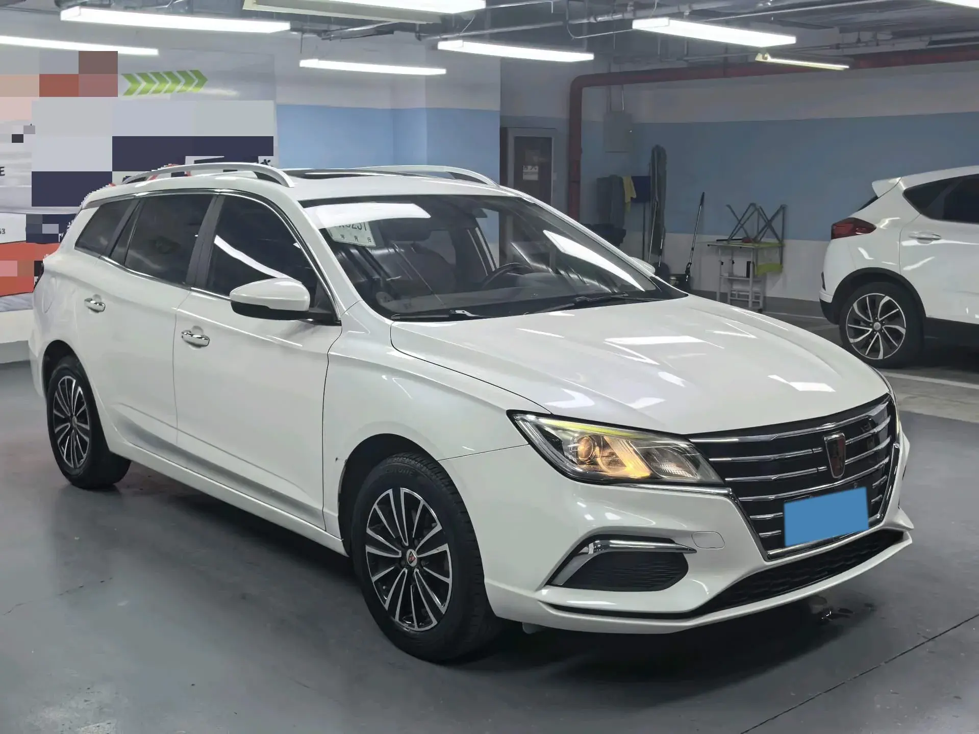 2018 ROEWE EI5 thumbnail 3