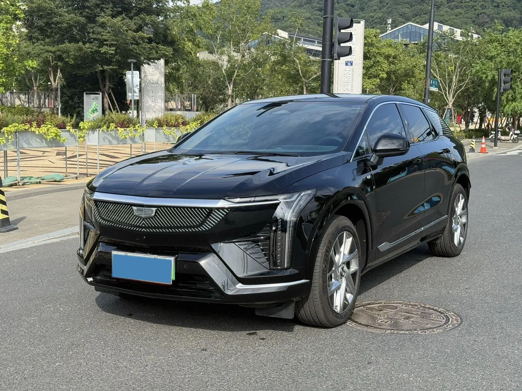 2024 CADILLAC OPTIQ view 1