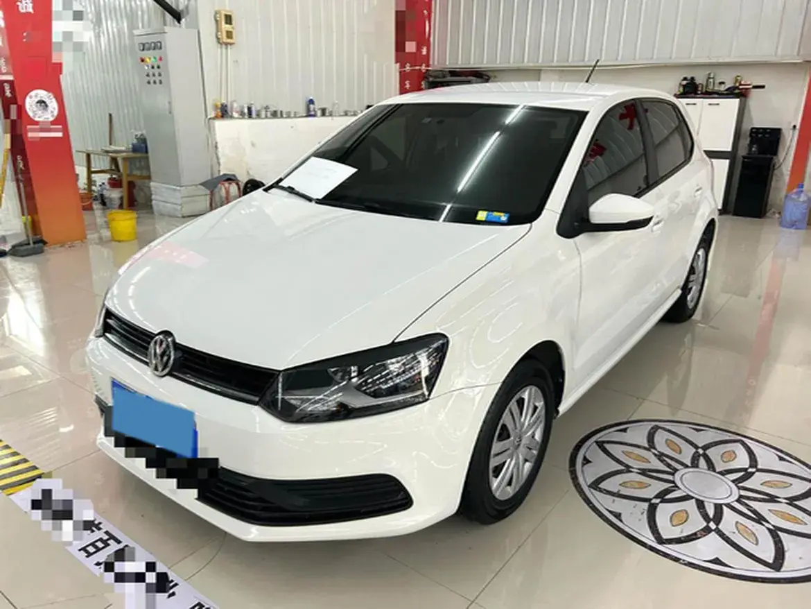 2016 VOLKSWAGEN POLO view 1