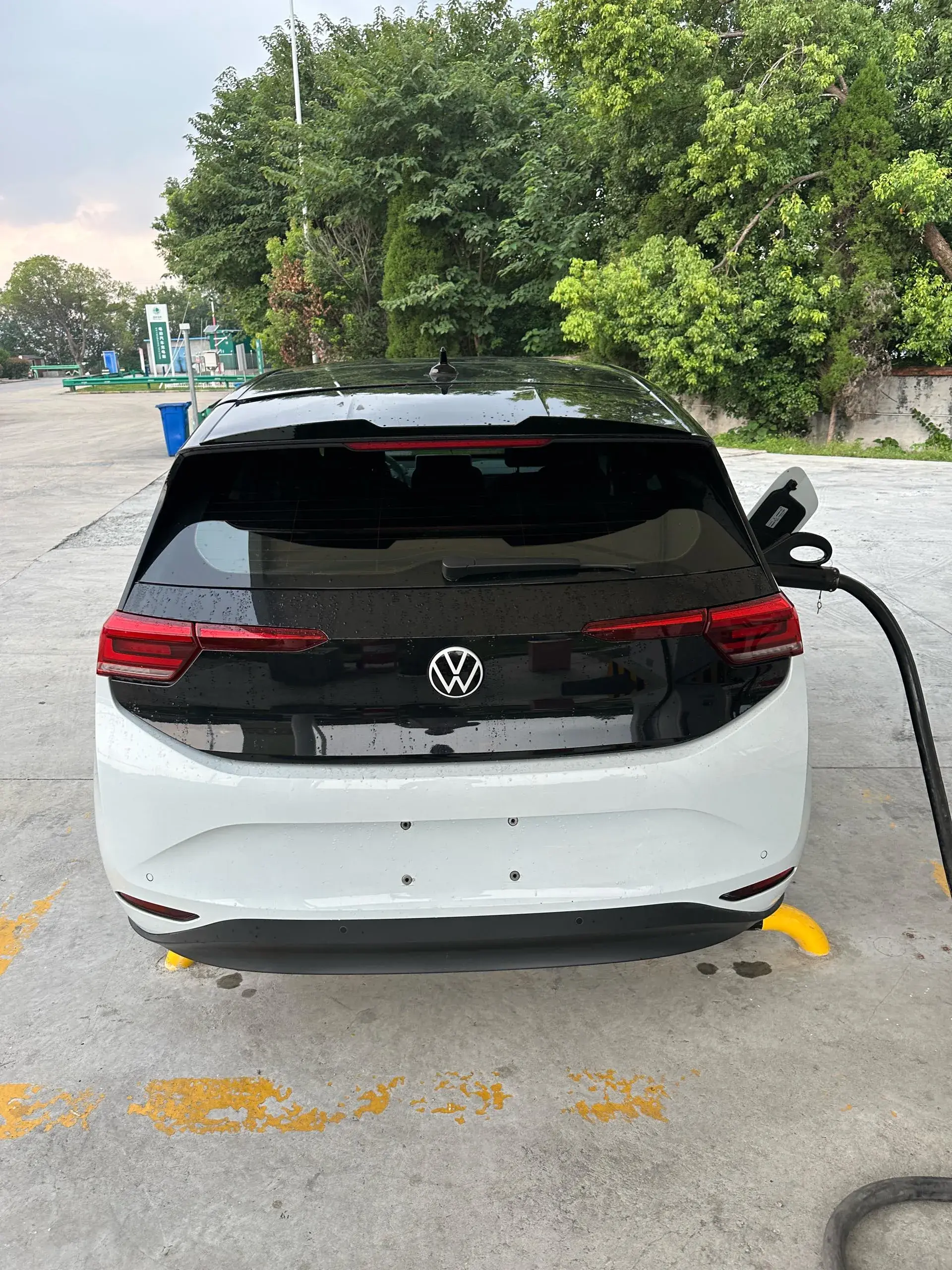 2021 VOLKSWAGEN ID.3 thumbnail 4