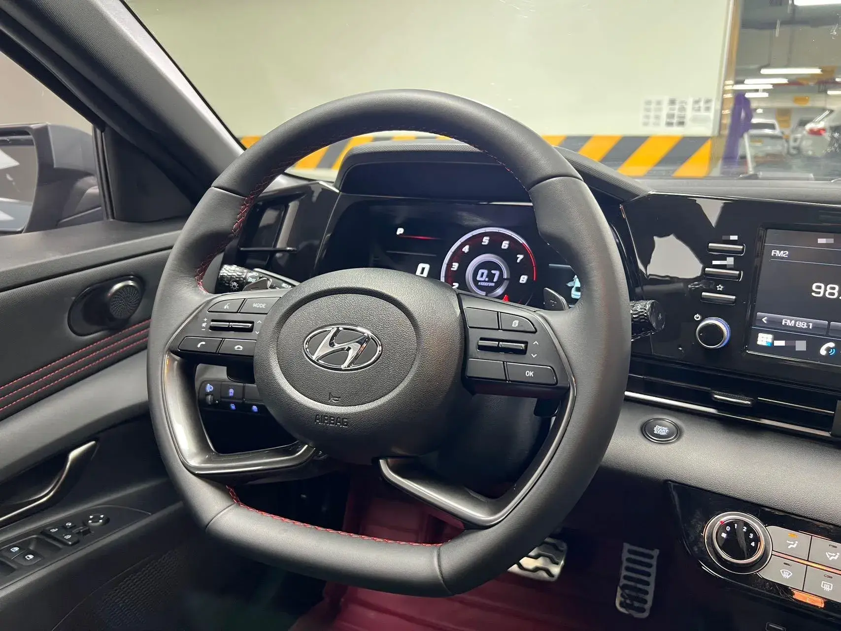 2022 HYUNDAI ELANTRA thumbnail 3