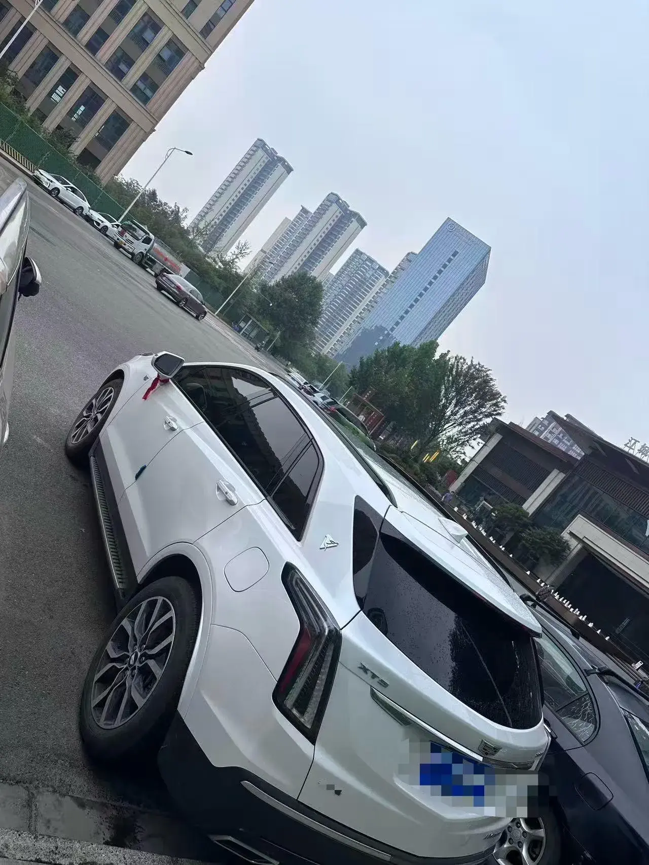 2022 CADILLAC XT5 thumbnail 3