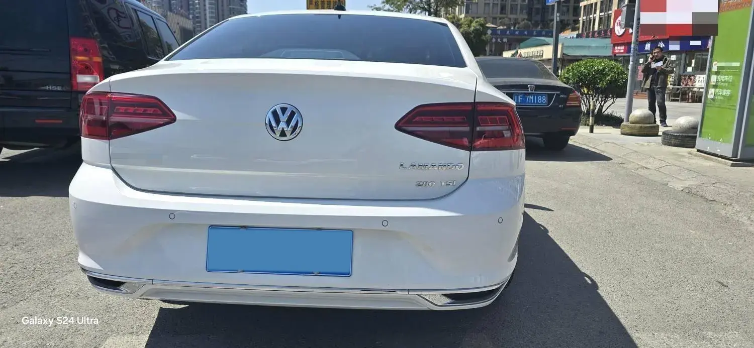 2021 VOLKSWAGEN LAMANDO thumbnail 4