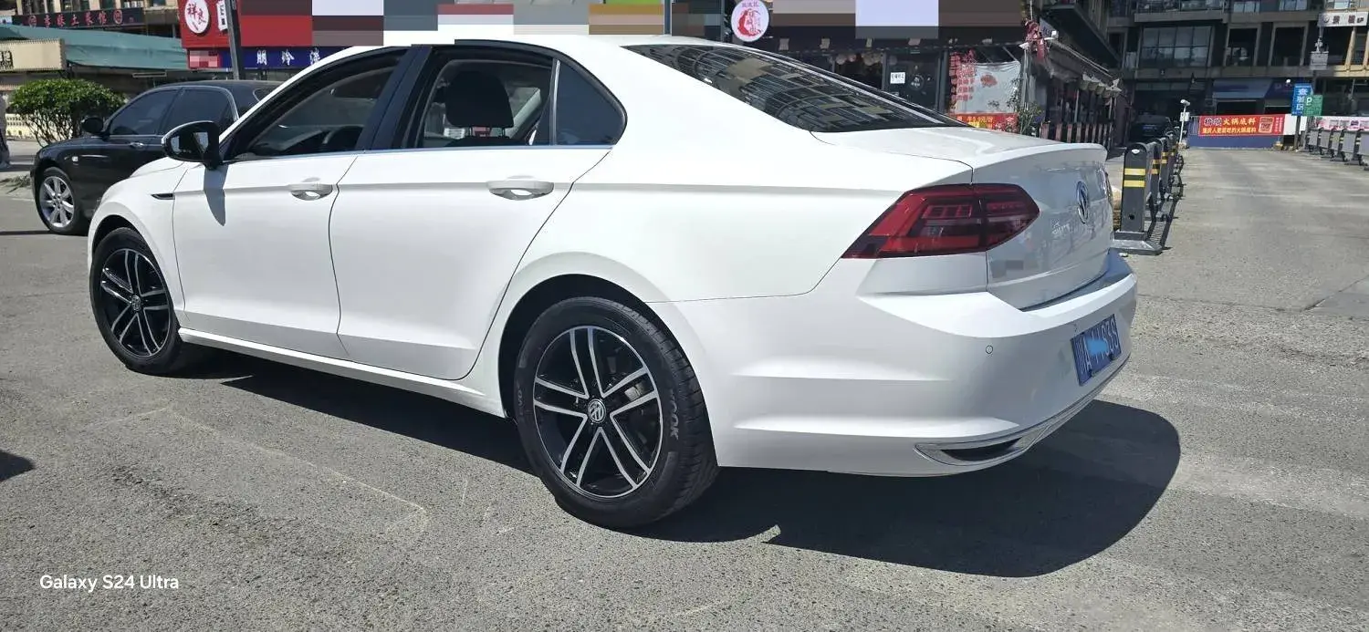 2021 VOLKSWAGEN LAMANDO thumbnail 3