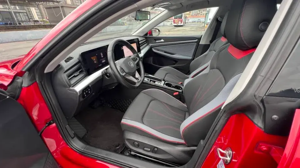 2023 VOLKSWAGEN LAMANDO thumbnail 3