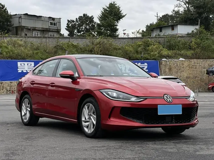 2023 VOLKSWAGEN LAMANDO thumbnail 2