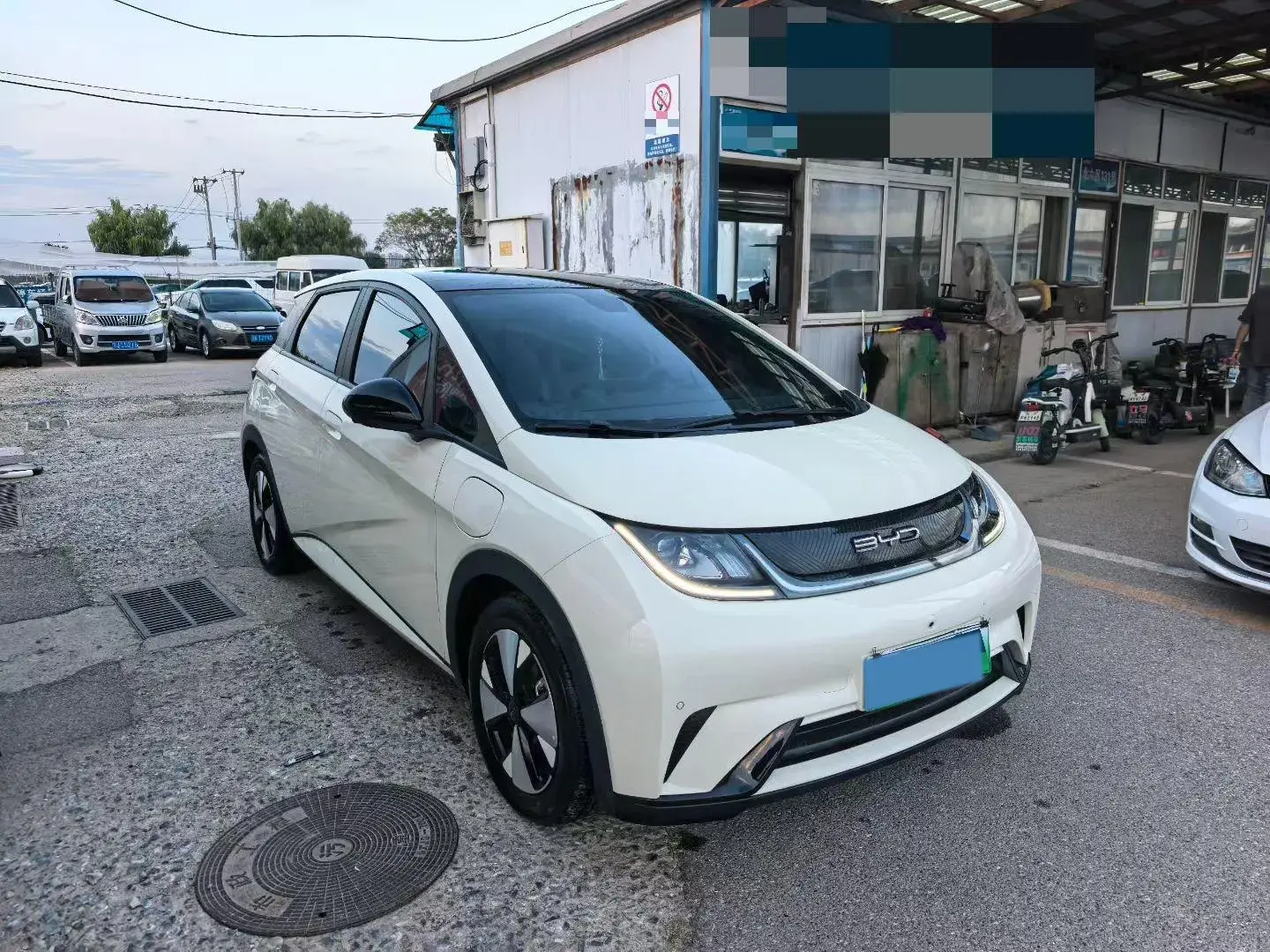 2024 BYD DOLPHIN thumbnail 3