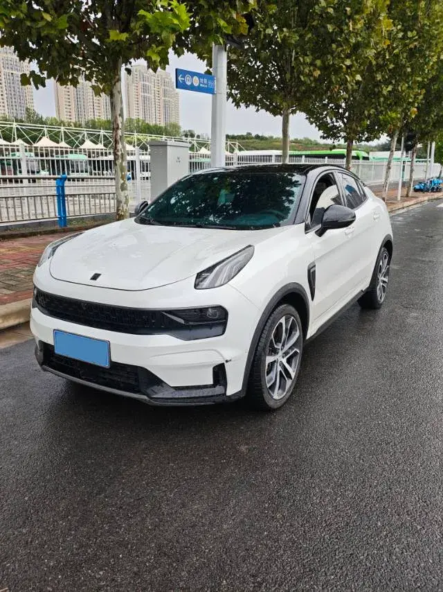 2020 LYNK&CO 05 view 1