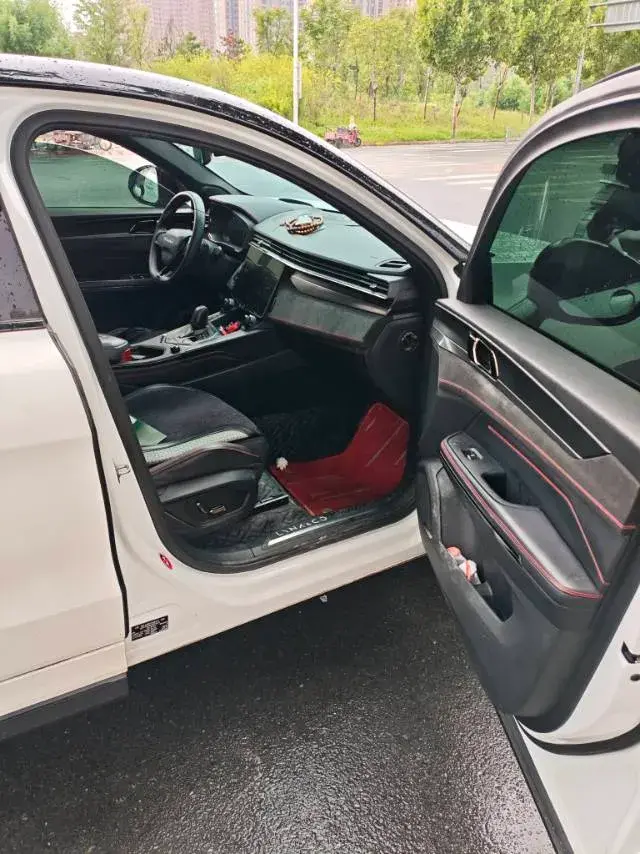 2020 LYNK&CO 05 thumbnail 3