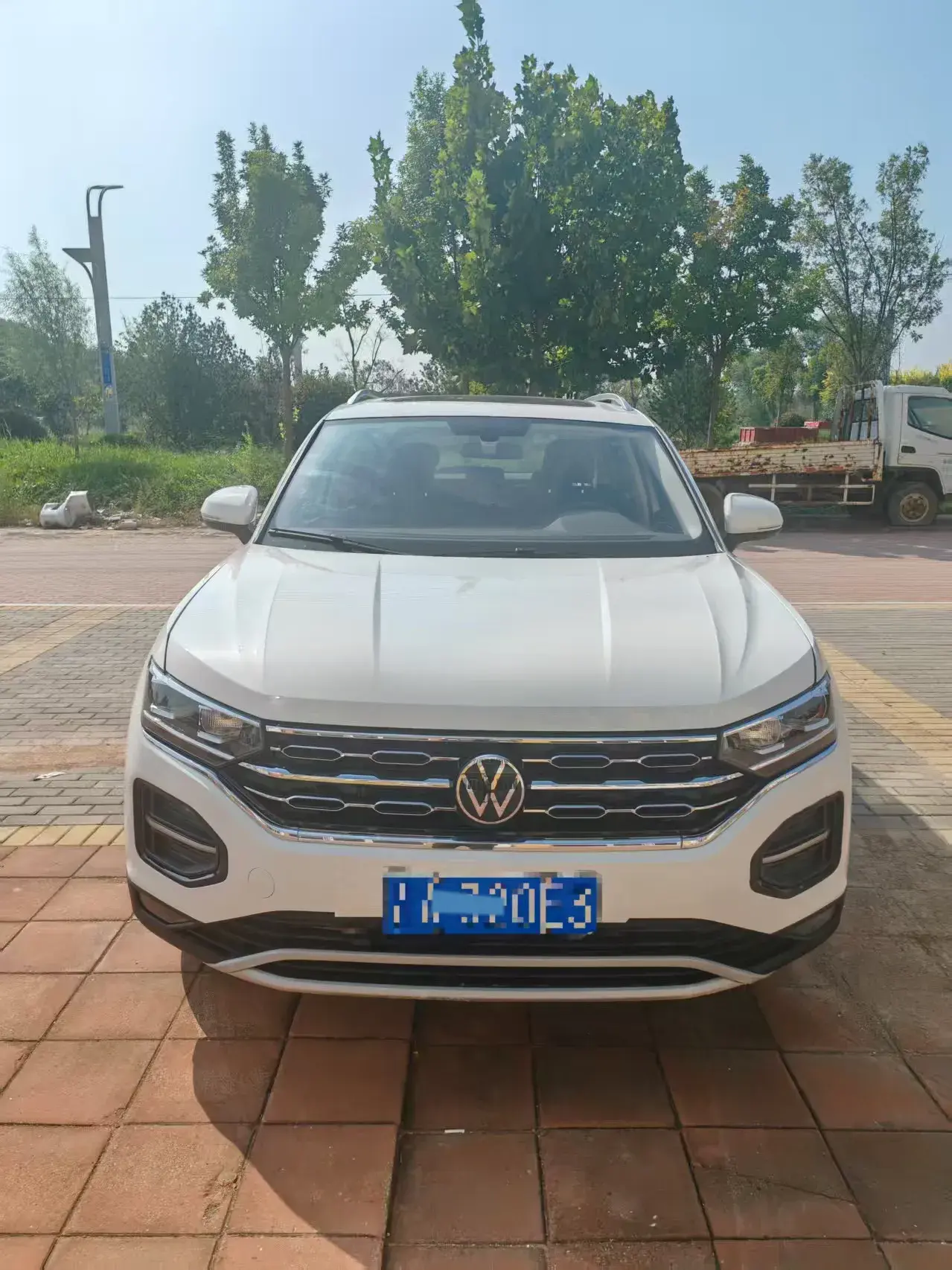 2022 VOLKSWAGEN TAYRON thumbnail 2