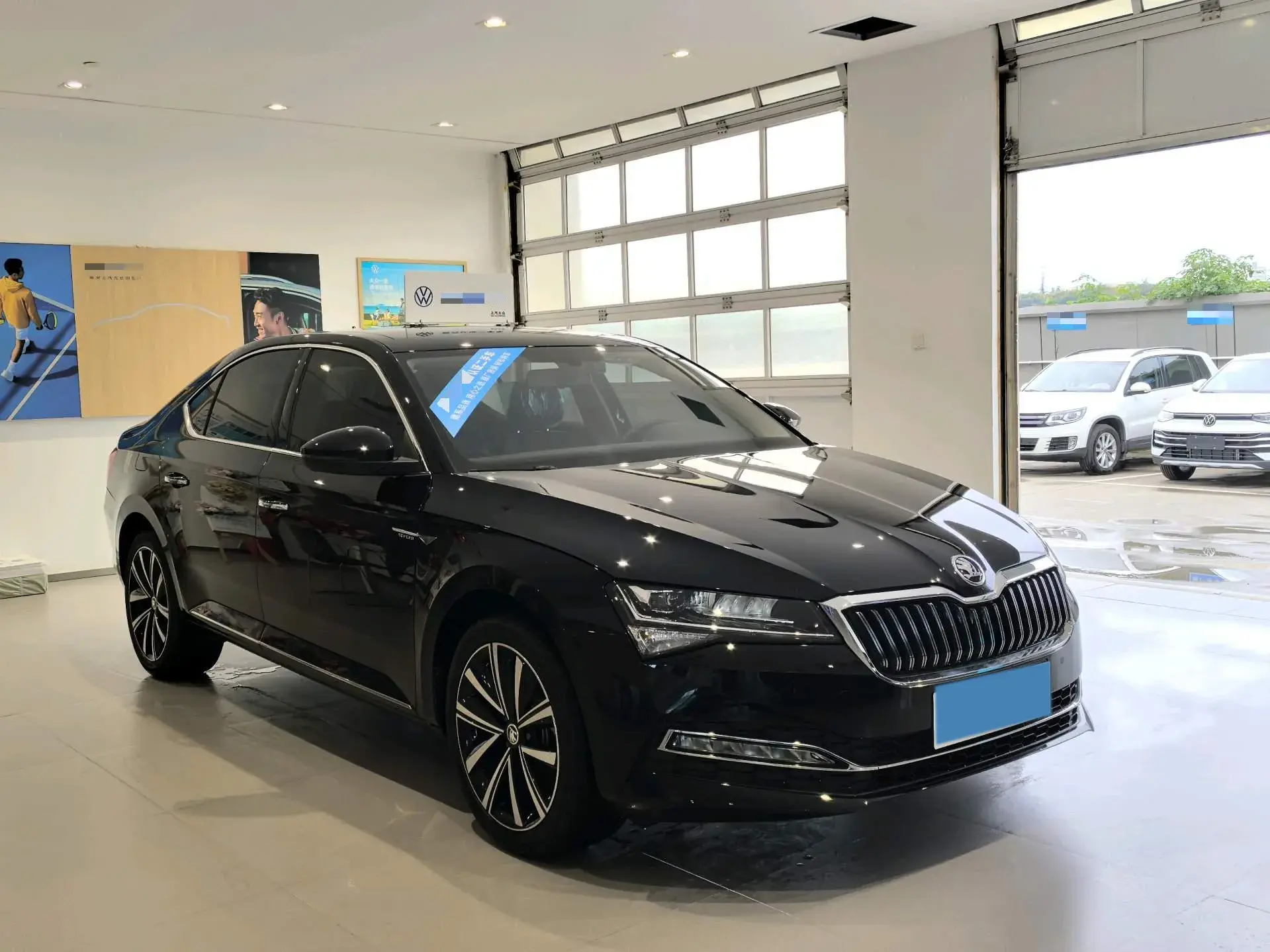 2023 SKODA SUPERB thumbnail 3