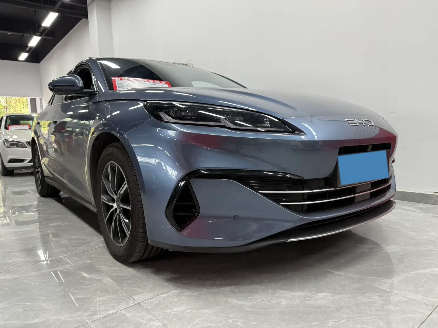 2024 BYD SEAL thumbnail 3