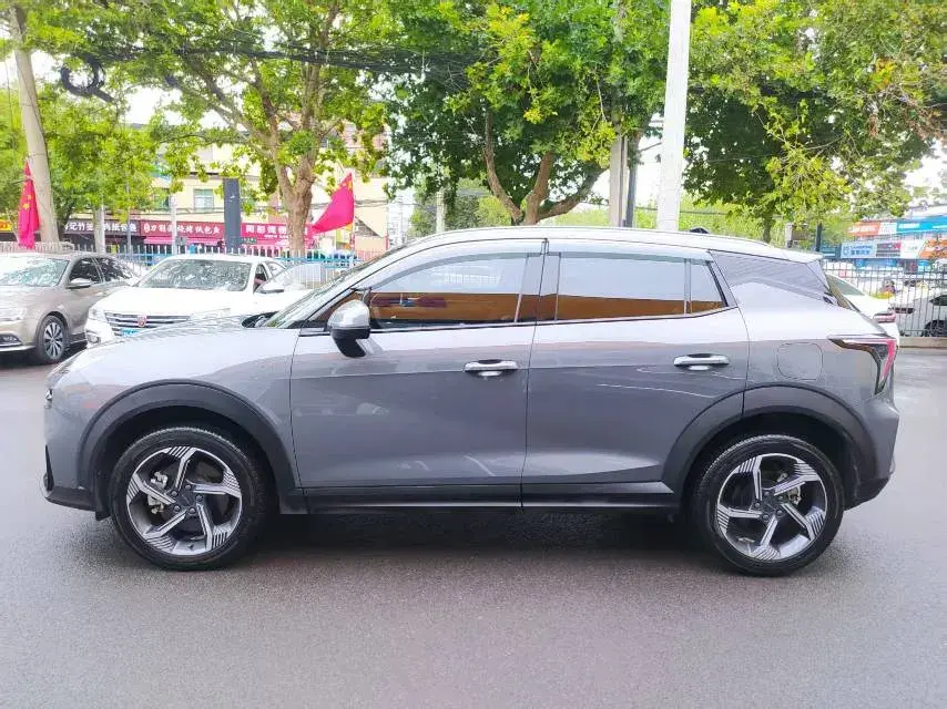 2023 LYNK&CO 06 thumbnail 2