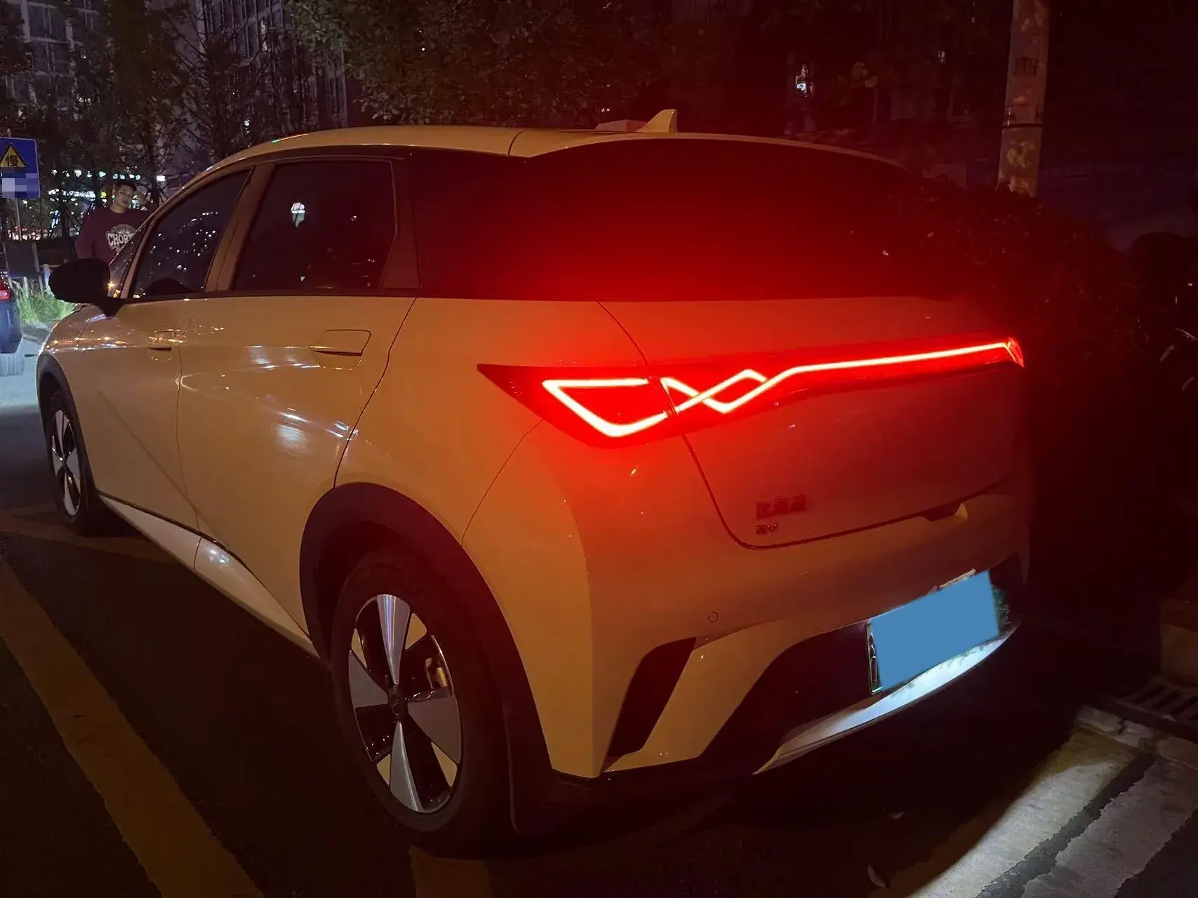 2023 BYD DOLPHIN thumbnail 3