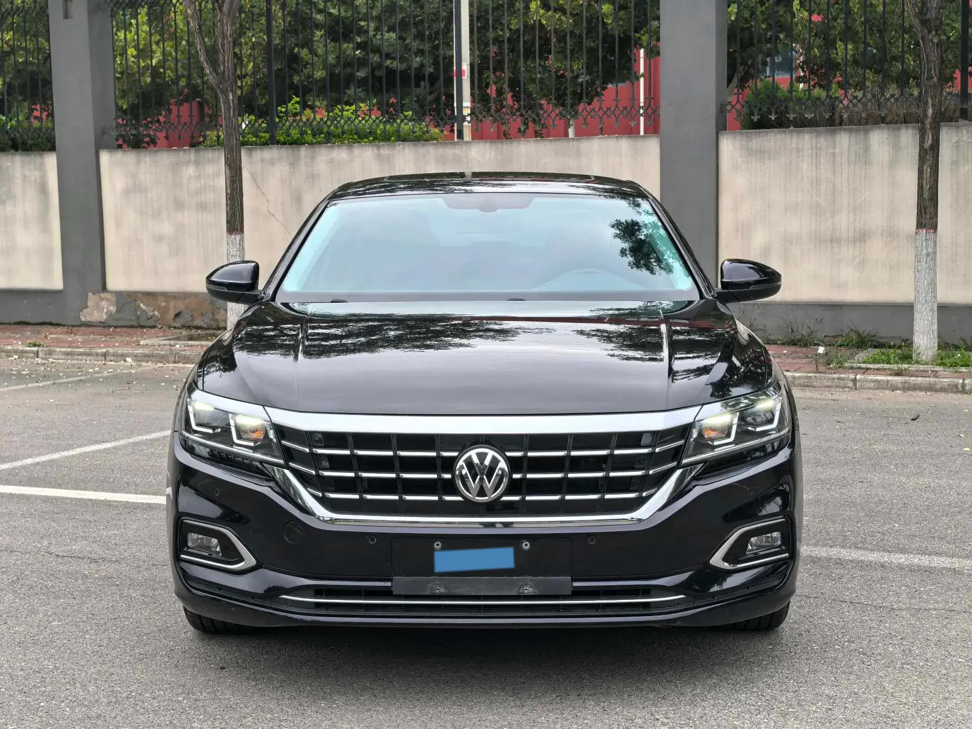 2019 VOLKSWAGEN PASSAT thumbnail 2