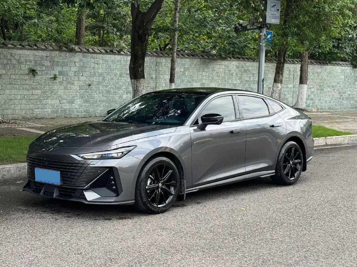 2022 ChangAn UNI-V 1.5T 188HP L4 7DCT