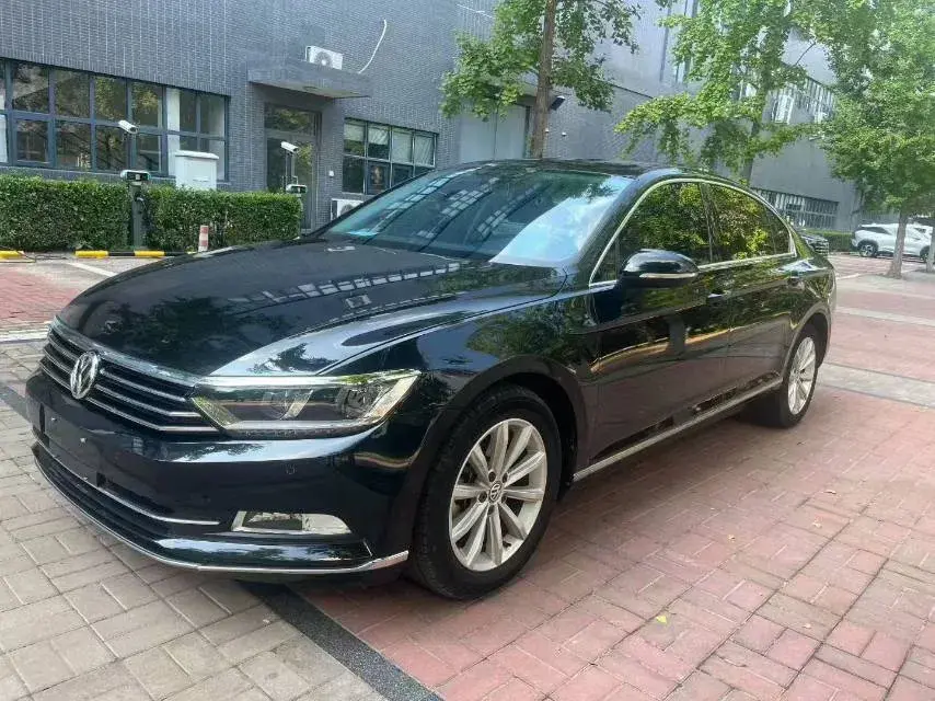 2019 VOLKSWAGEN MAGOTAN view 1