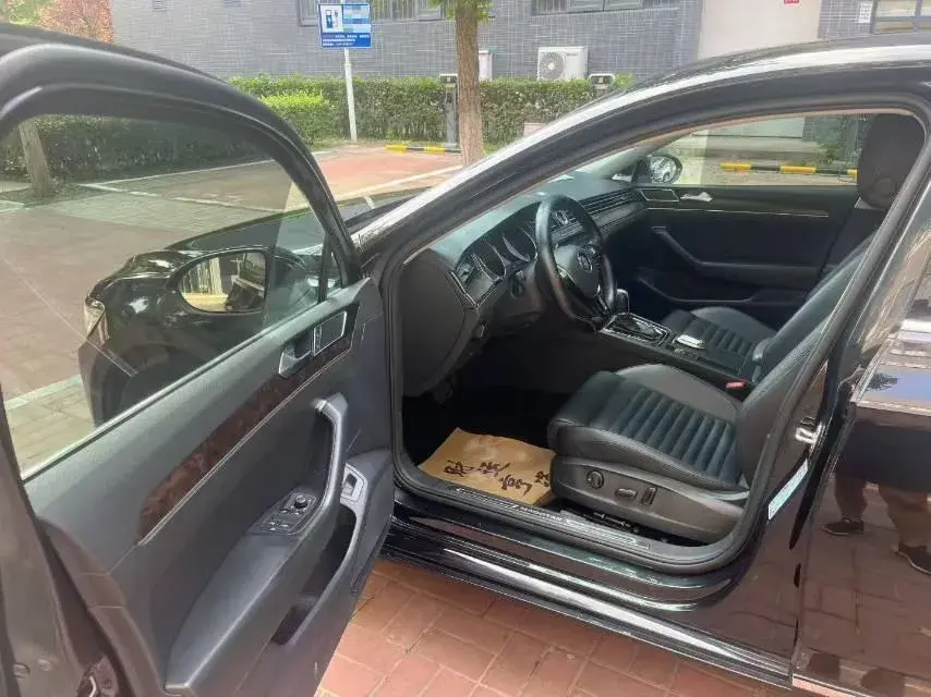 2019 VOLKSWAGEN MAGOTAN thumbnail 2