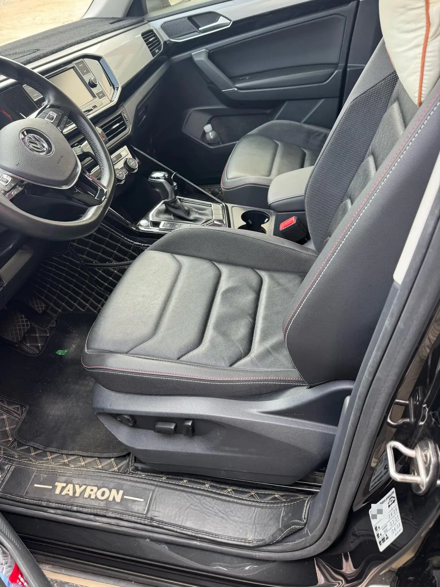 2019 VOLKSWAGEN TAYRON thumbnail 2