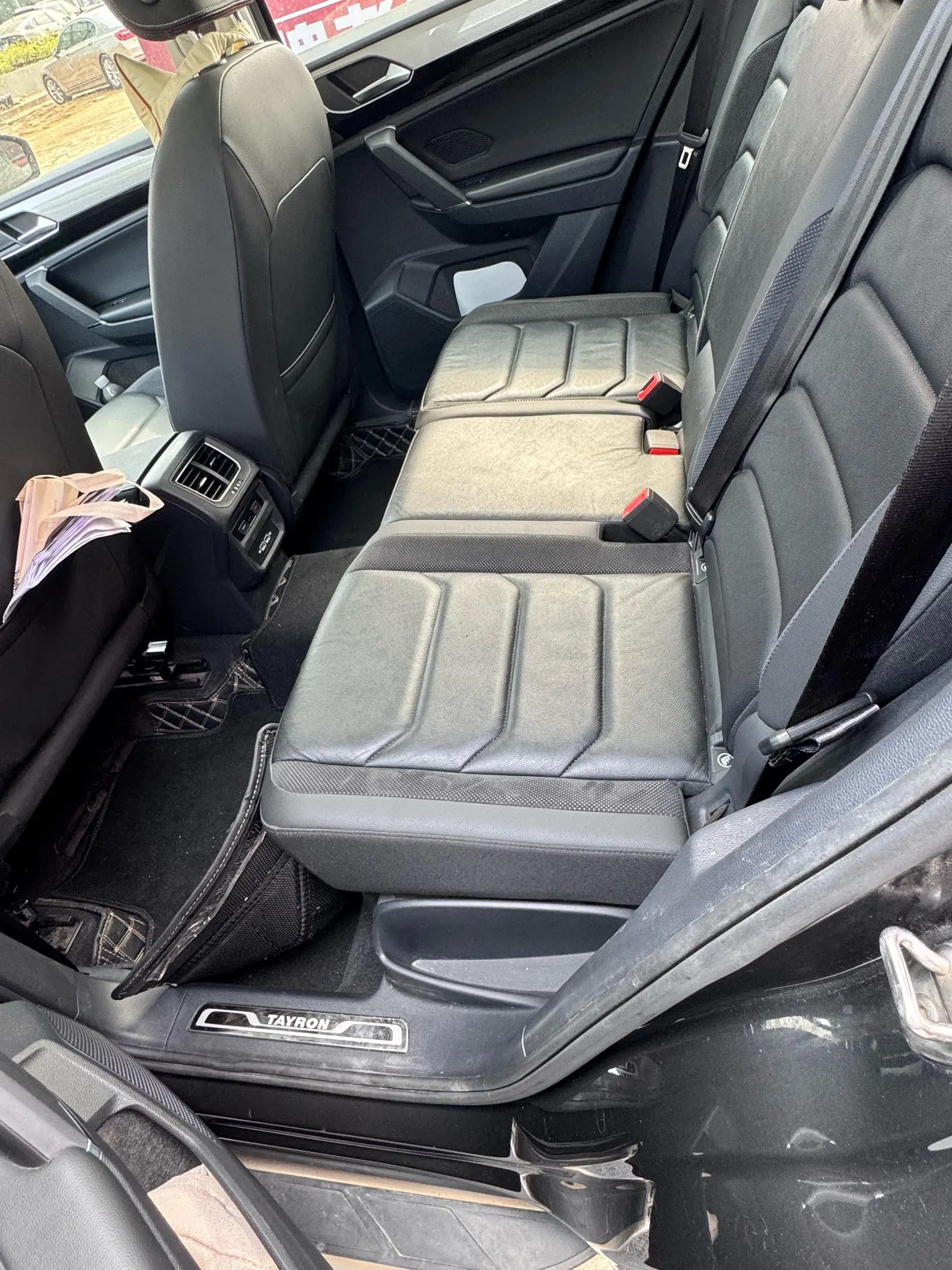 2019 VOLKSWAGEN TAYRON thumbnail 3