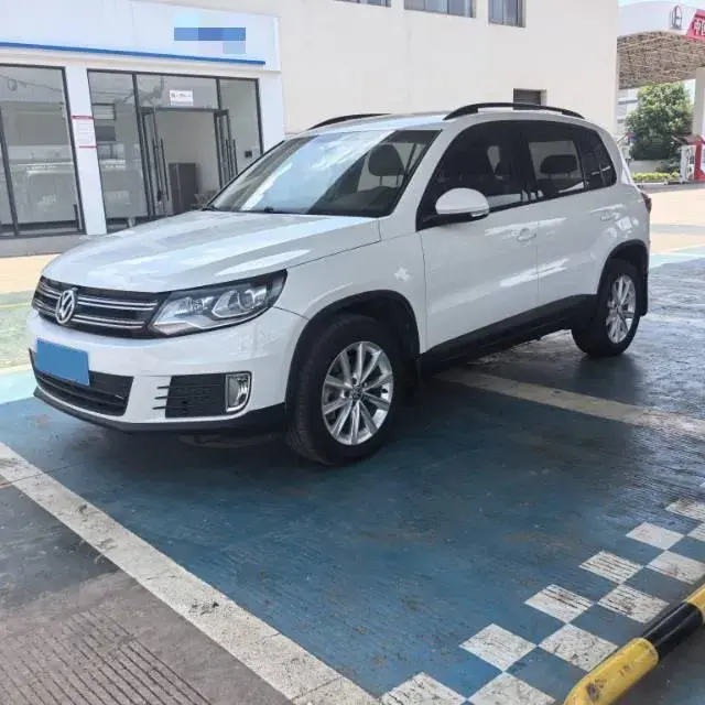 2016 VOLKSWAGEN TIGUAN view 1