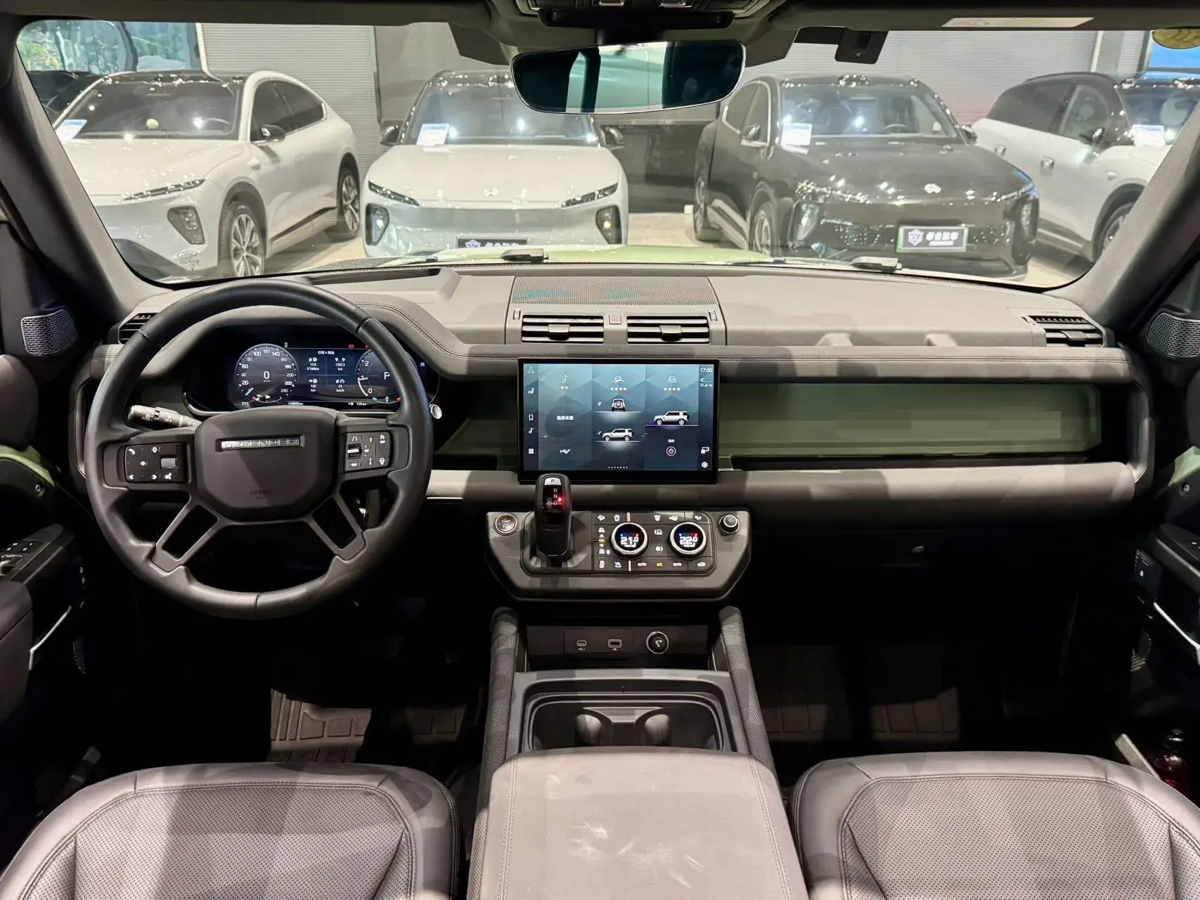 2023 LAND ROVER thumbnail 4