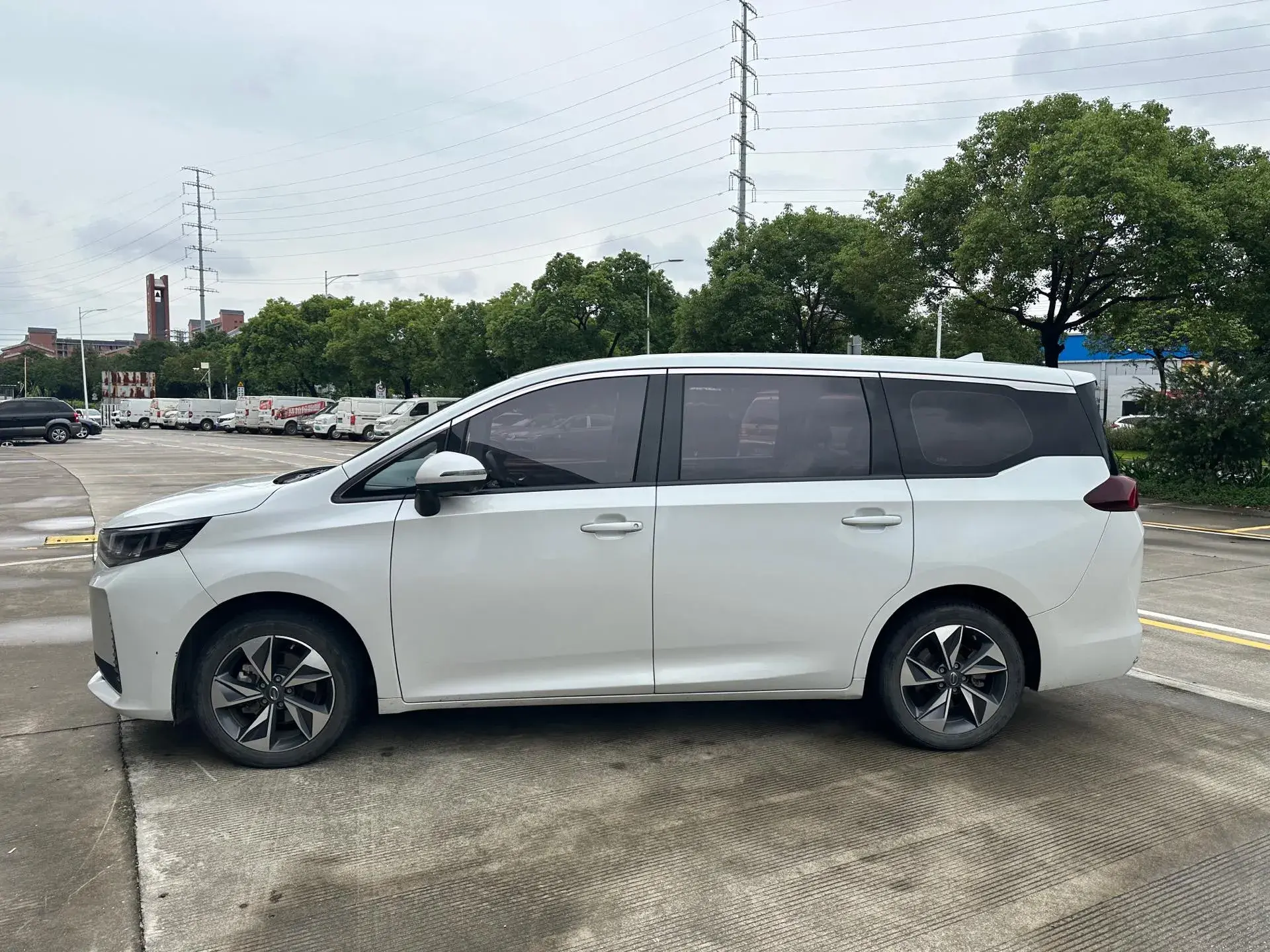 2021 GAC TRUMPCHI thumbnail 3