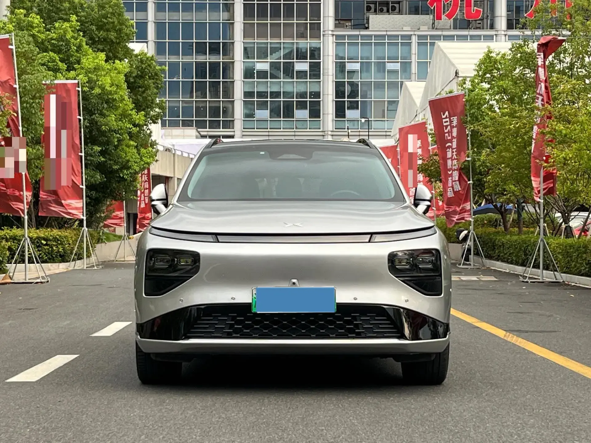 2022 XPENG G9 thumbnail 2