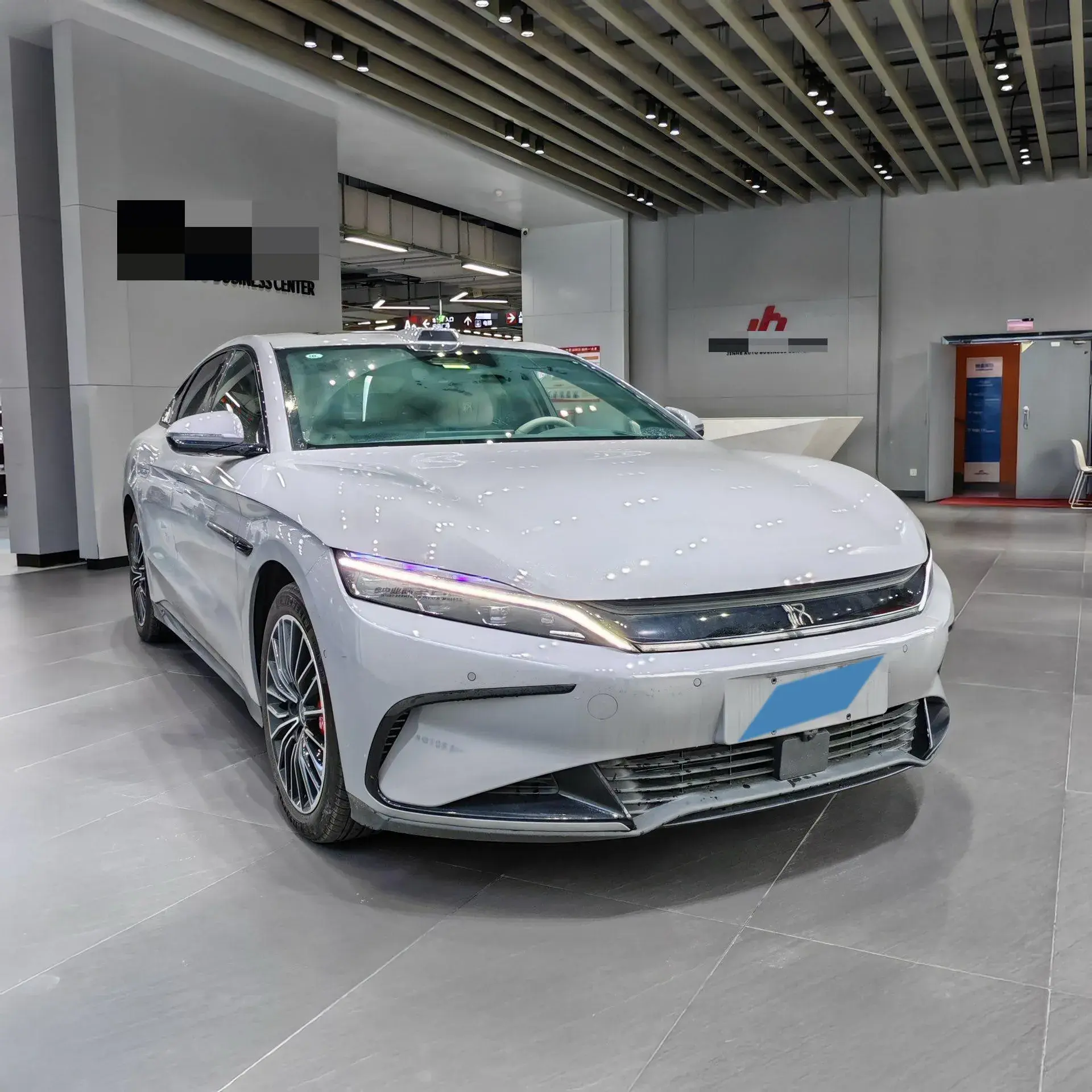 2025 BYD HAN thumbnail 3