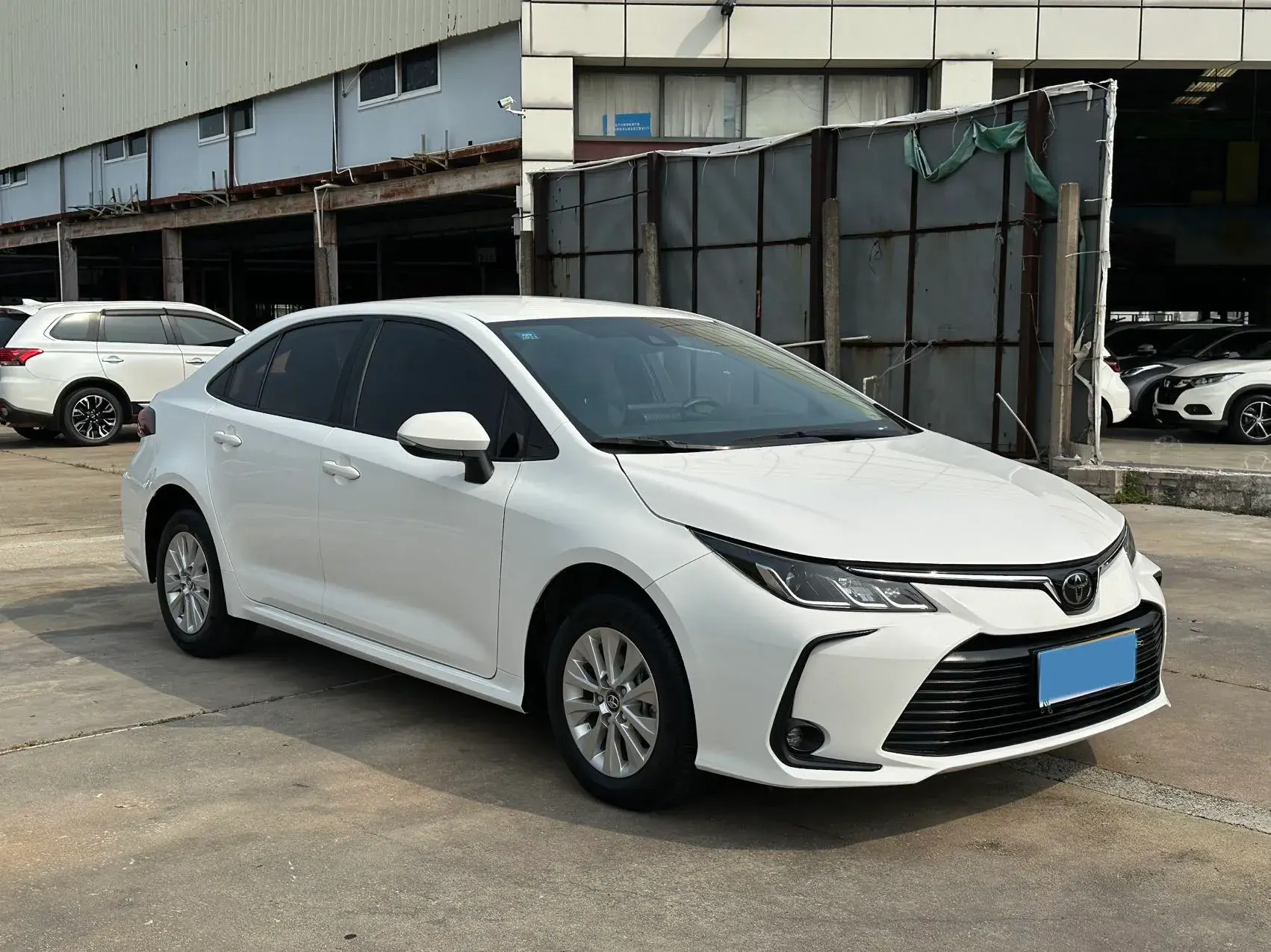 2019 TOYOTA COROLLA thumbnail 3