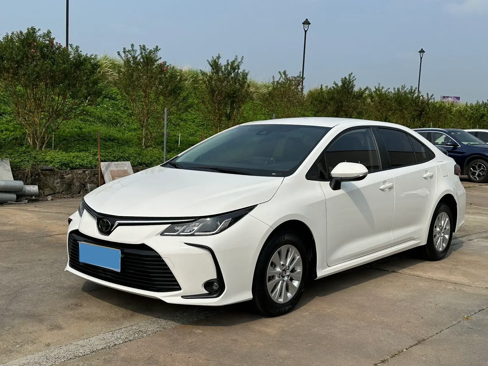 2019 TOYOTA COROLLA view 1