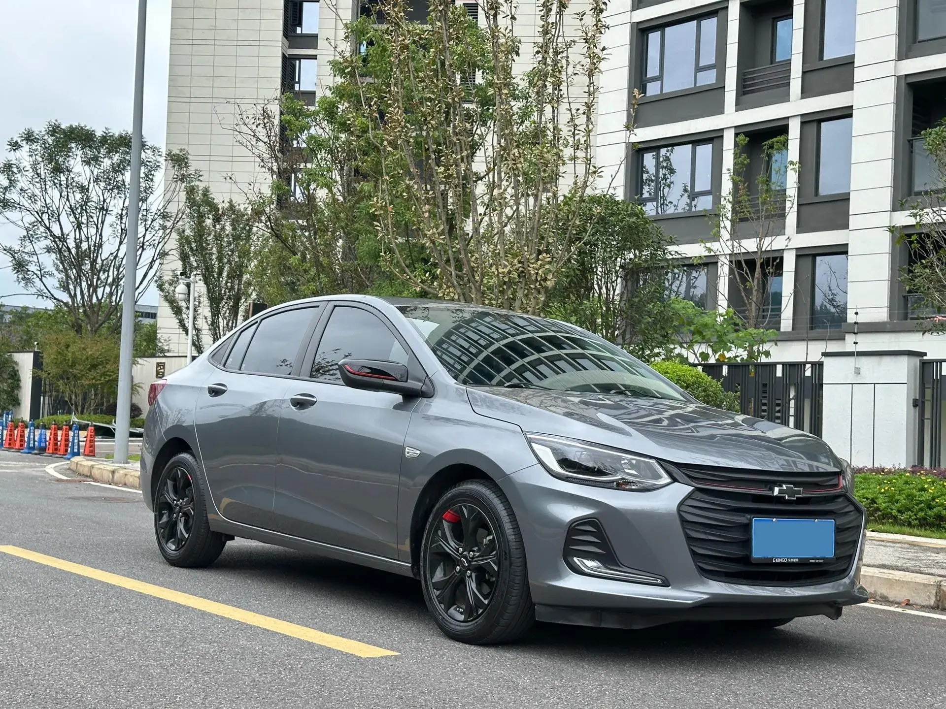 2016 CHEVROLET CAVALIER thumbnail 3