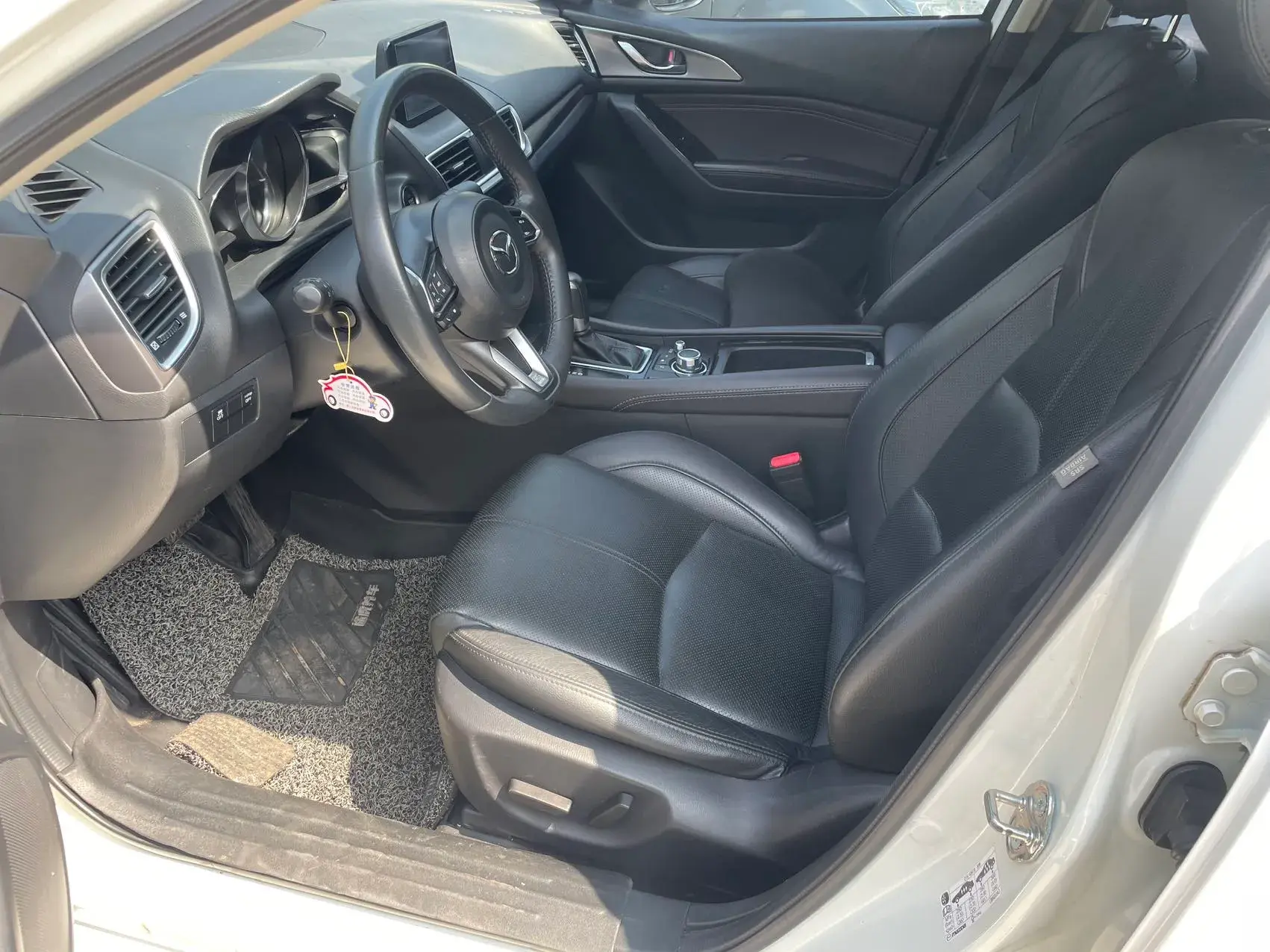 2017 MAZDA 3 thumbnail 2