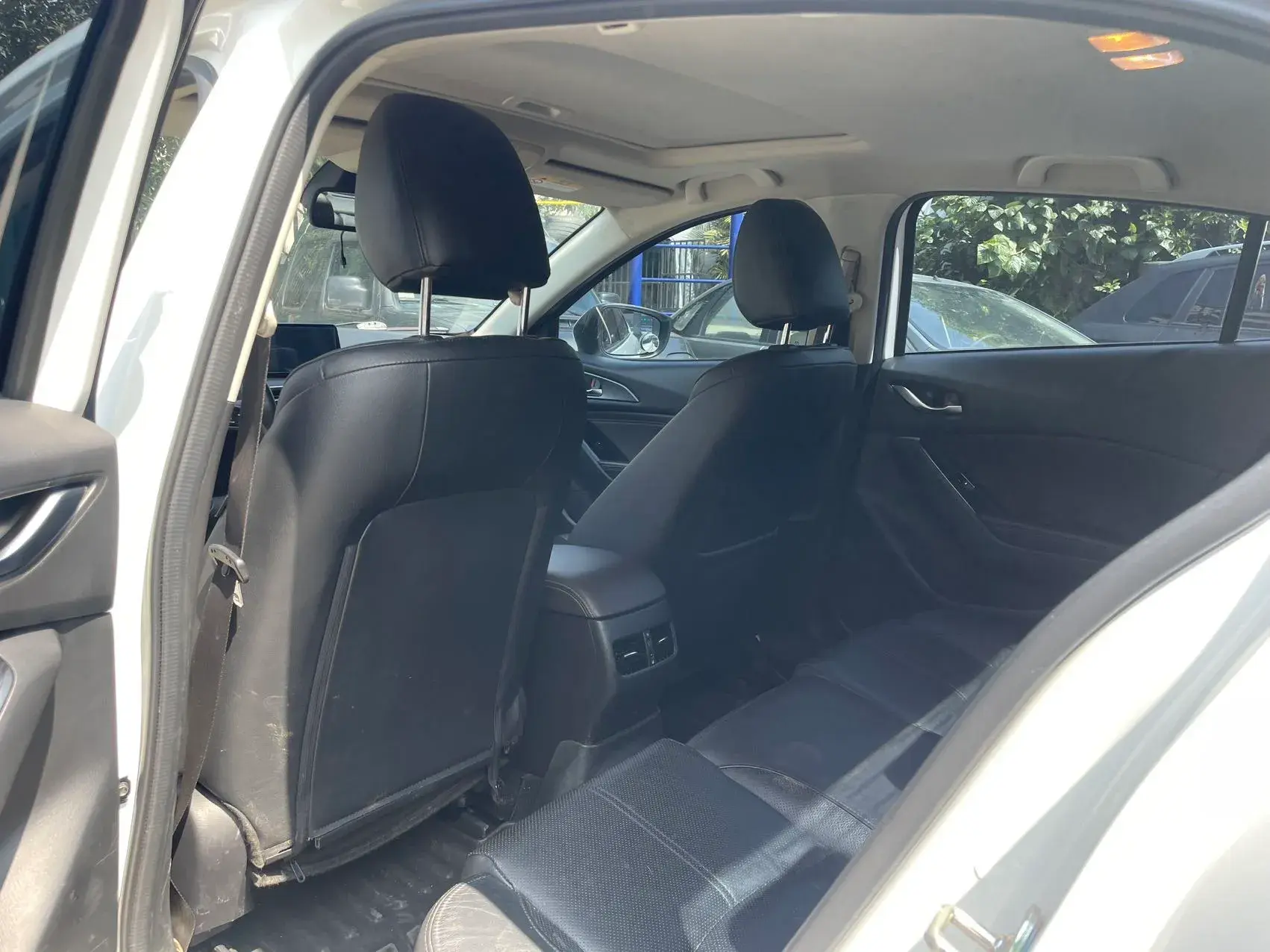 2017 MAZDA 3 thumbnail 4