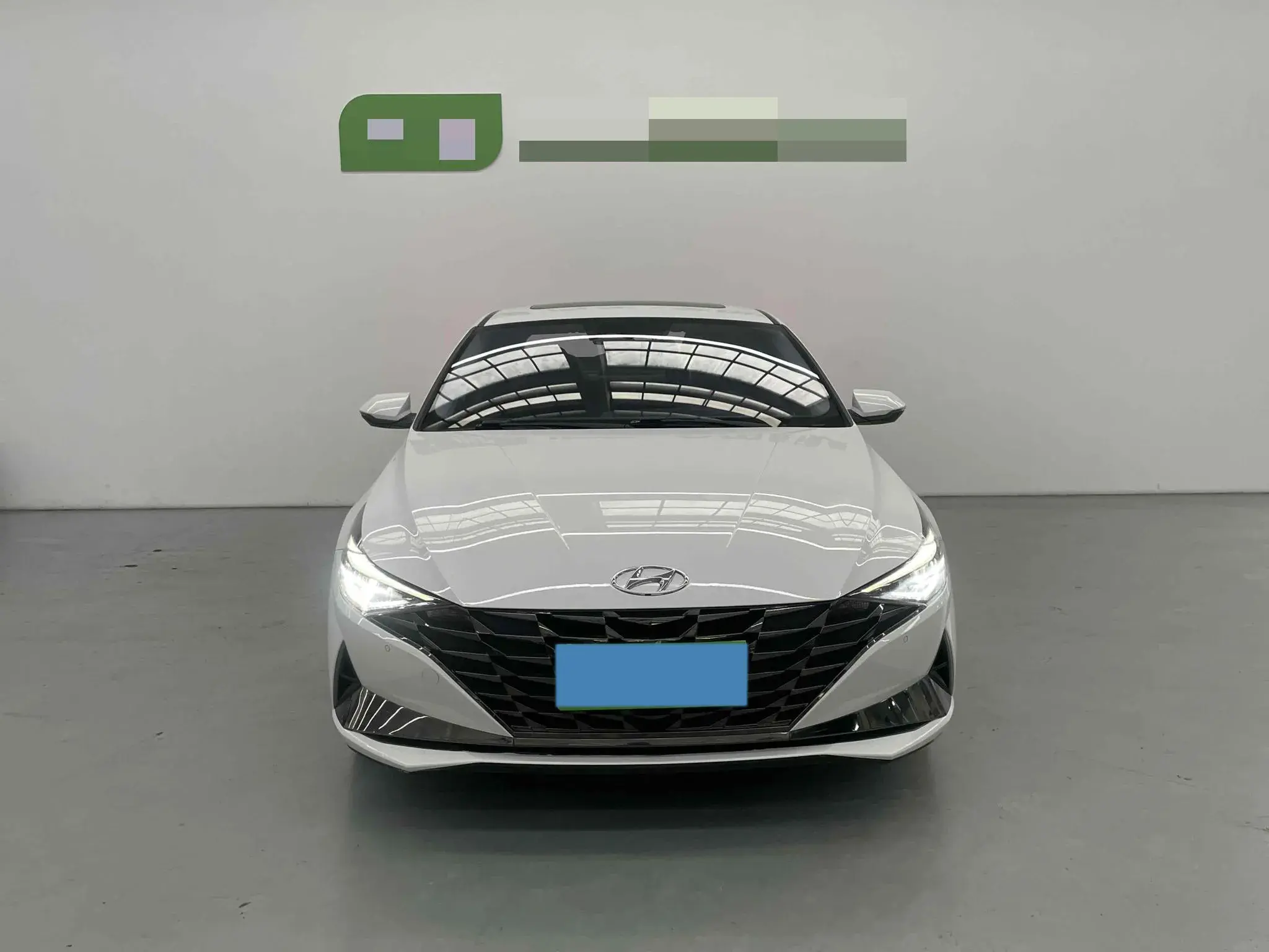 2022 HYUNDAI ELANTRA thumbnail 3