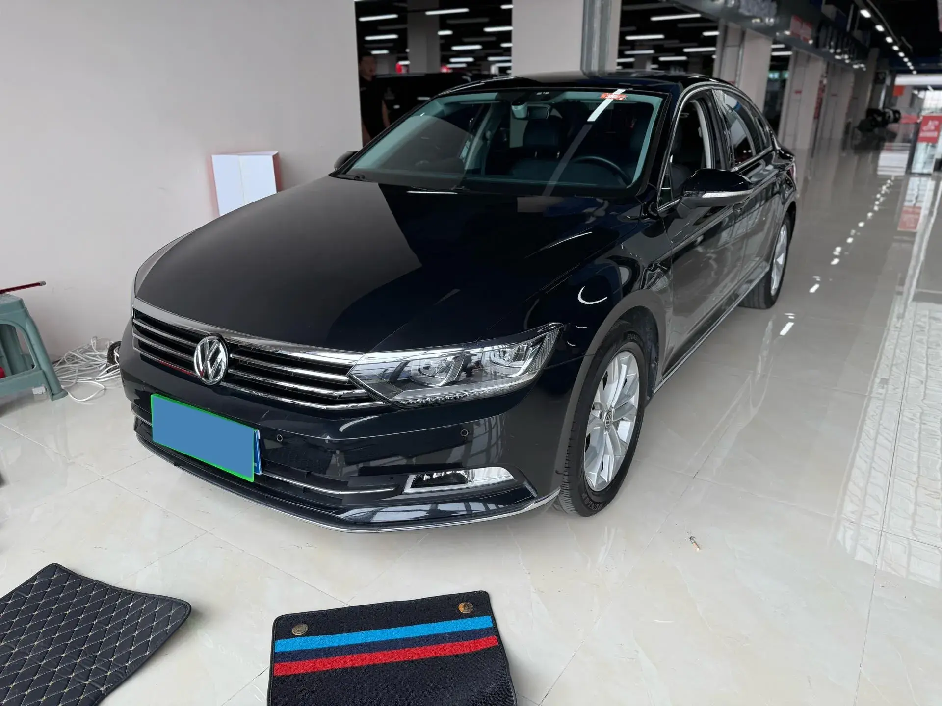 2019 VOLKSWAGEN MAGOTAN view 1