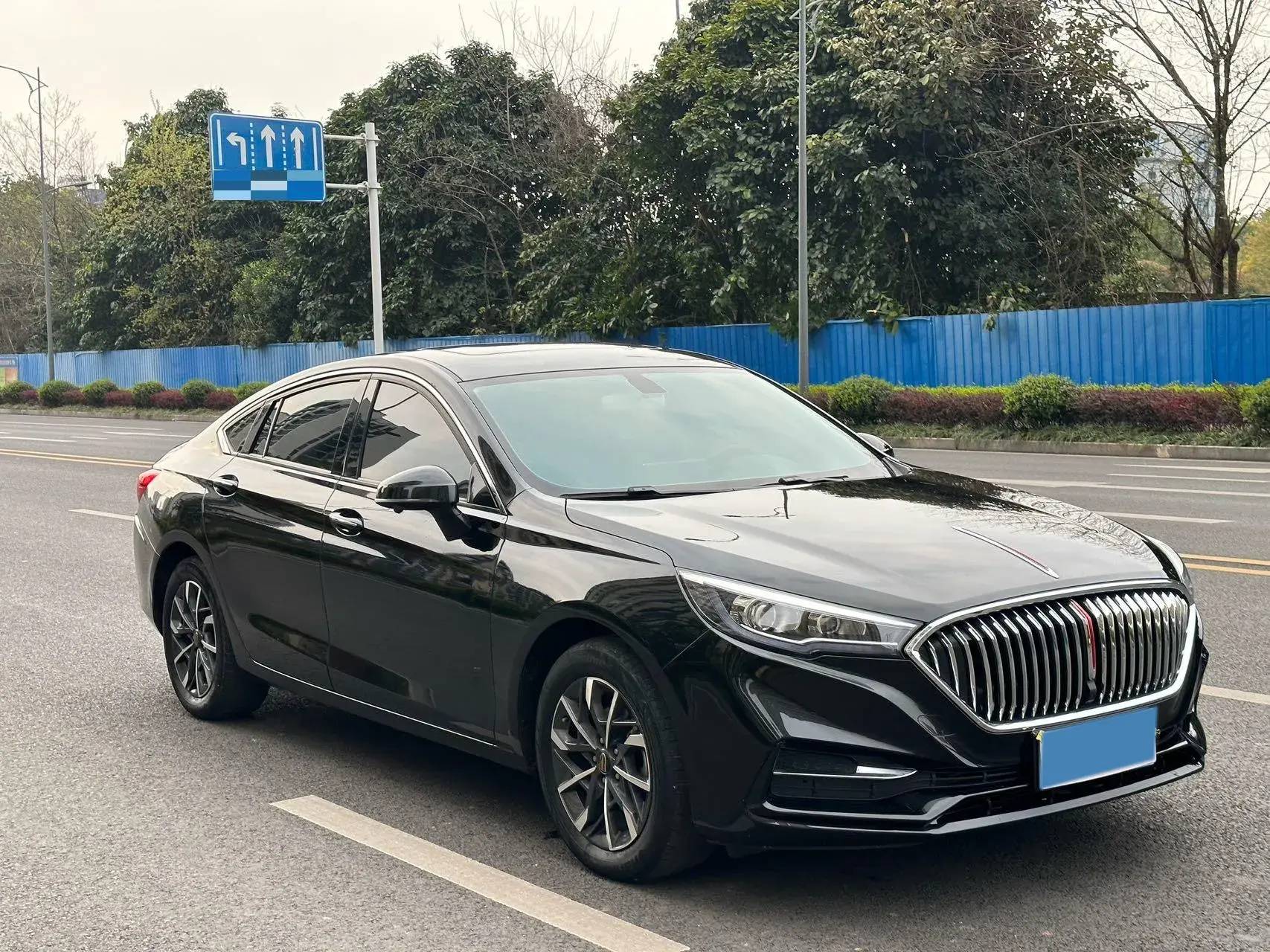 2020 HONGQI H5 thumbnail 2