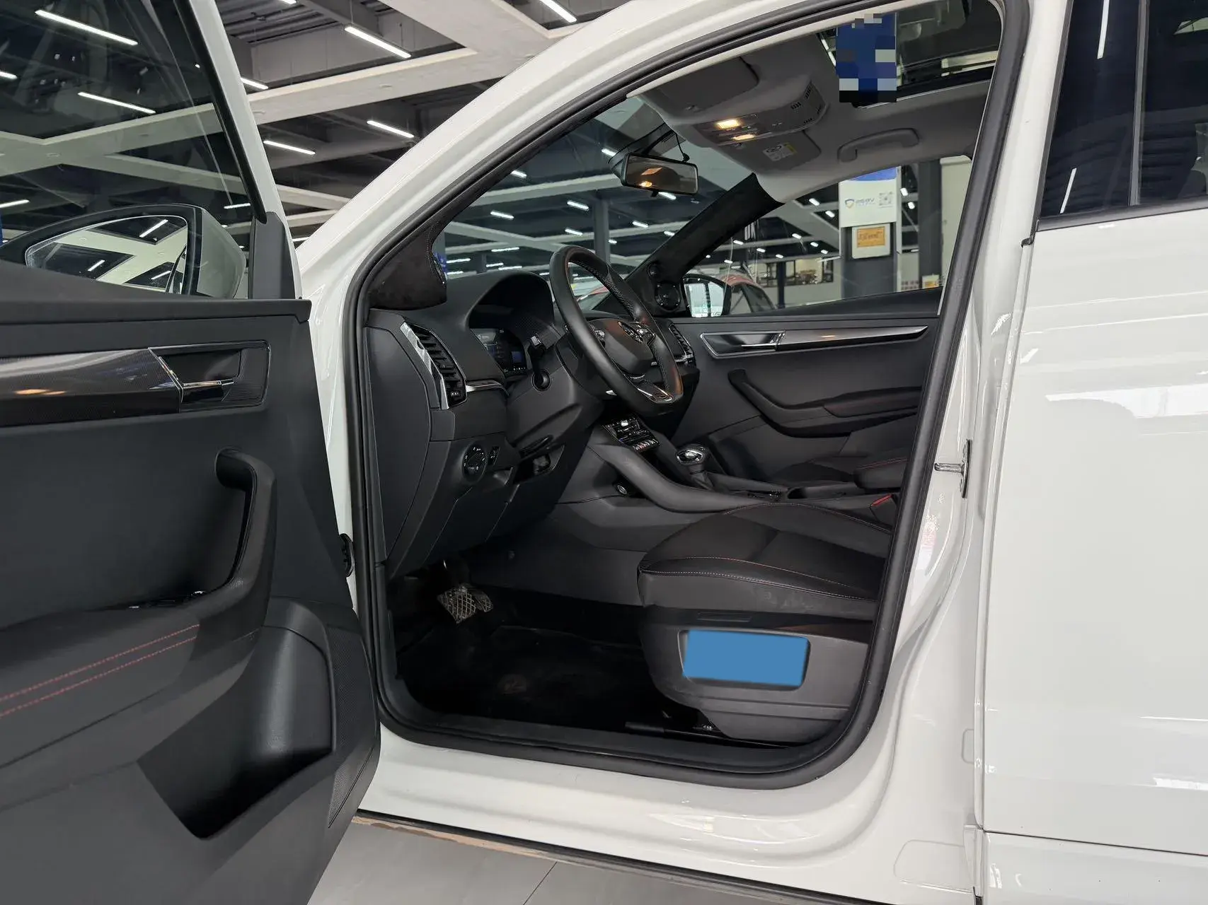 2022 SKODA KAROQ thumbnail 4